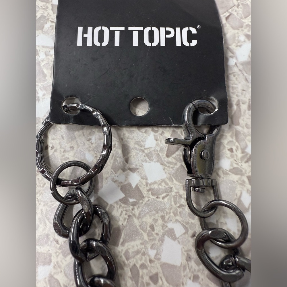Hot Topic Gunmetal Wallet Chain